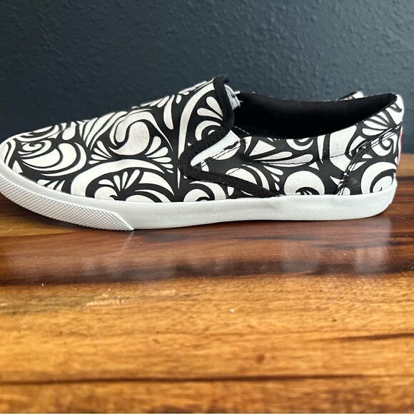 Bucketfeet sneakers, sz 8 - Picture 2 of 5